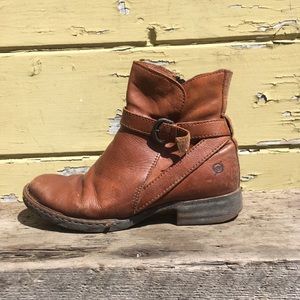 Leather Born Boots size US 8.5